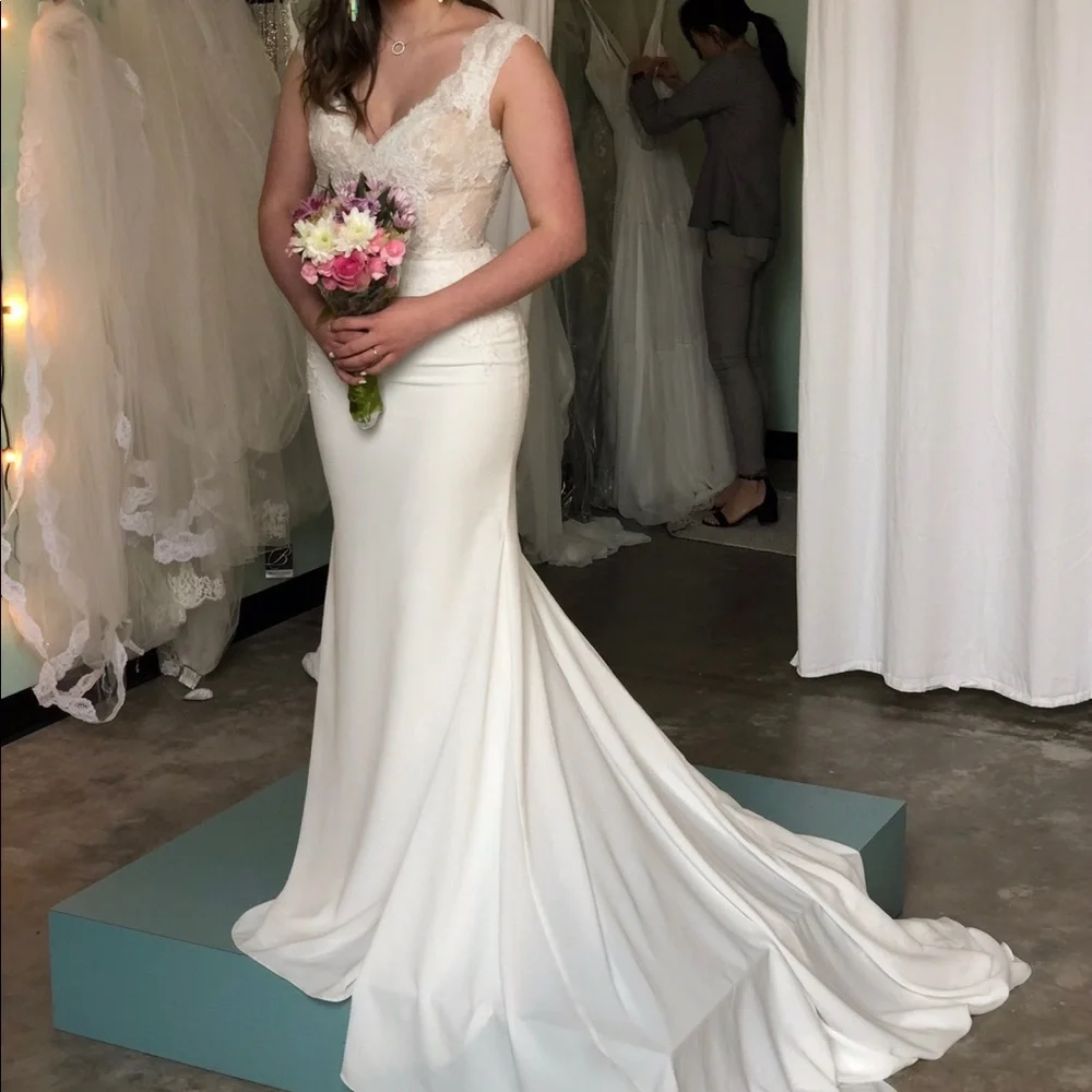 Pronovias Barcelona Atelier Size 2 - Picture 2 of 6